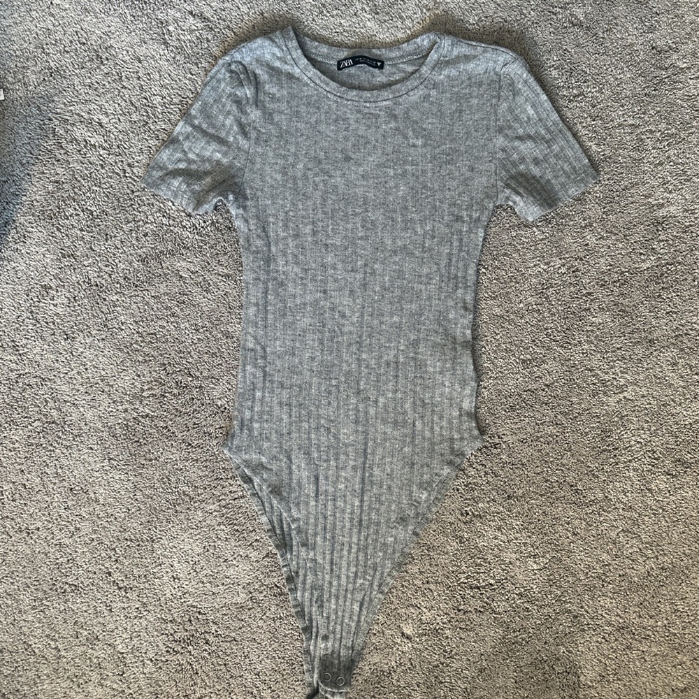 Zara gray bodysuit
